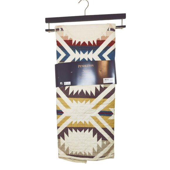 Pendleton Other - Pendleton Christmas Tree Skirt White Shores 54” Round Southwest Aztec Print